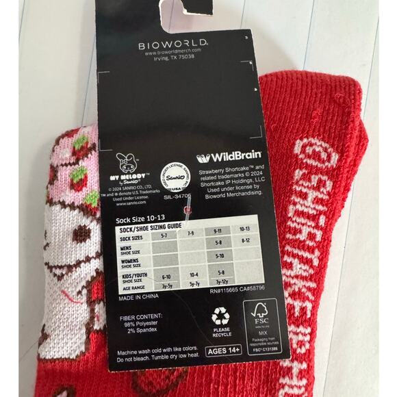 MELODY X STRAWBERRY SHORTCAKE NWT Men's Crew Socks Fits Shoe Size 8 - 12 - Picture 3 of 4
